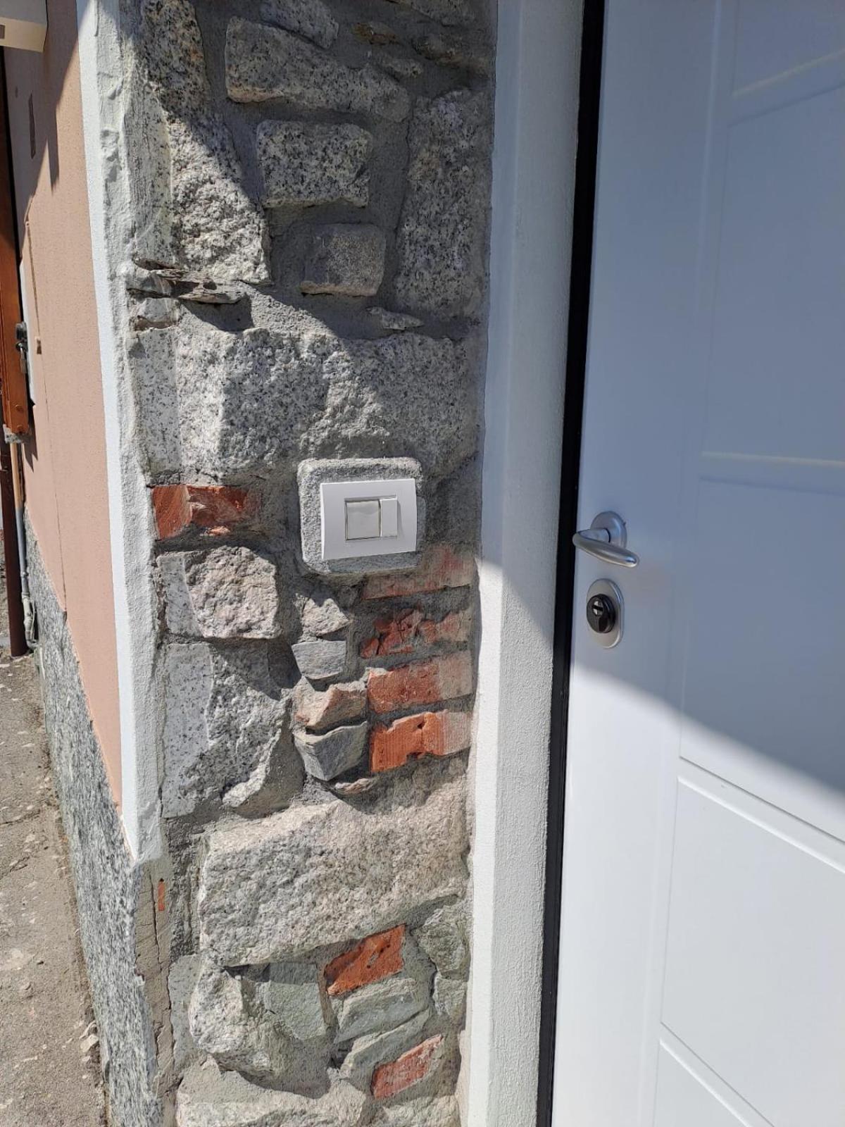 Stone House Villa San Maurizio D'opaglio Exterior photo